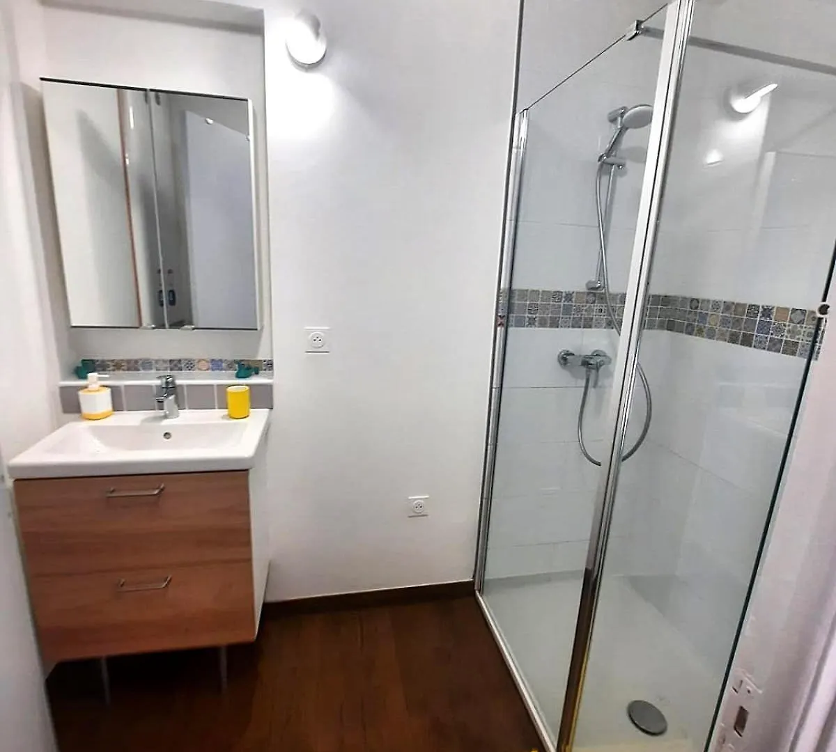 La Chambre 3, Climatisee Ac, Cuisine Privee, Calme Nice Homestay